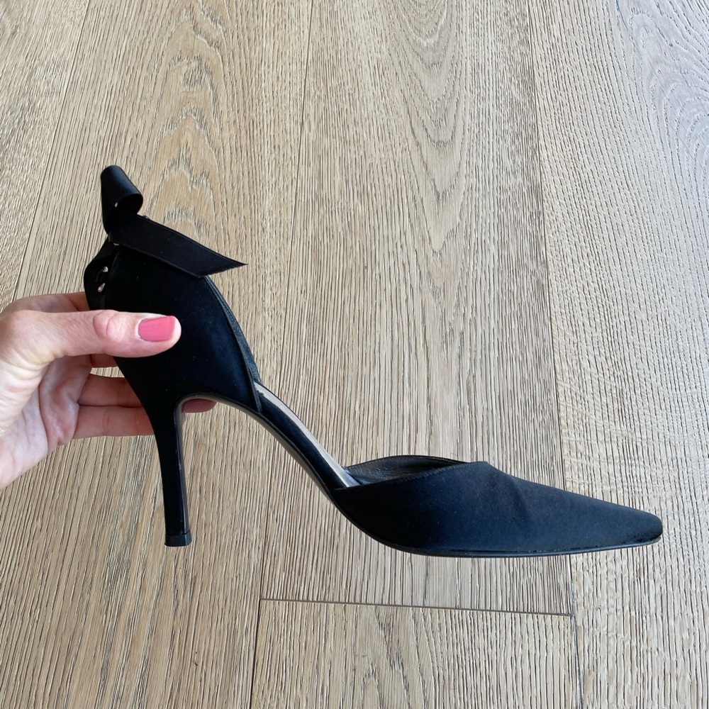 Stuart Weitzman Black Satin Bow Heels Crystal Pointed Toe Pumps 7.5 - Picture 3 of 7